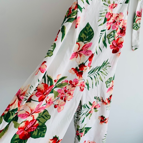 Floral open back jumper. New. - Picture 4 of 10